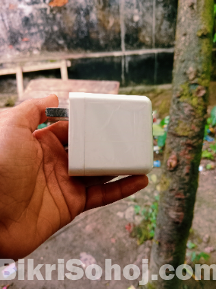 ONE PIUS 65W PD FAST CHARGER